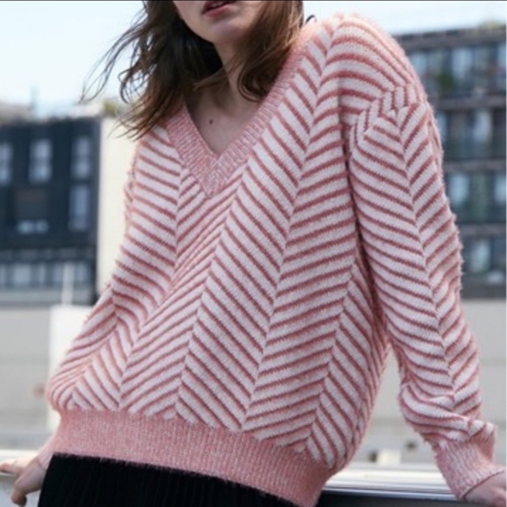 Frnch Rose Women's Striped V-Neck Sweater SZ Small/Med